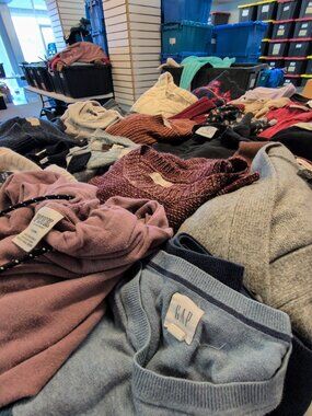 💰 10 Women’s Sweaters & Hoodies Mystery Box | $300+ Retail Value